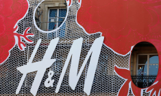 LES VENTES DE H&M PROGRESSENT UN PEU MOINS QUE PRÉVU AU QUATRIÈME TRIMESTRE