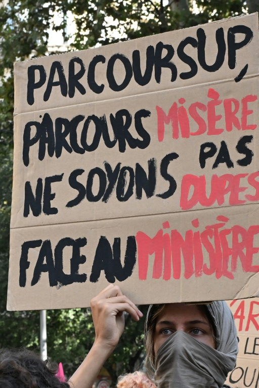 Manifestation de lycéens à Marseille le 6 octobre 2026 ( AFP / Miguel MEDINA )