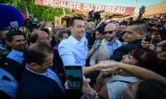 Le président du Rassemblement national, Jordan Bardella, à la foire de Beaucroissant en Isère, le 11 septembre 2026 ( AFP / OLIVIER CHASSIGNOLE )