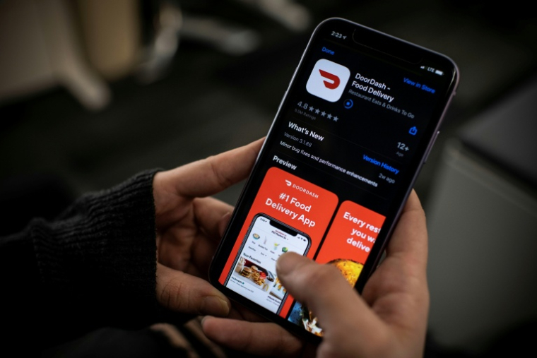 Les clients commandant via Doordash pourront voir la livraison assurée par un véhicule autonome et débloquer l'ouverture du coffre avec leur téléphone ( AFP / Eric BARADAT )