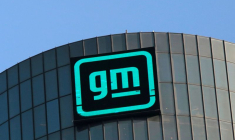 LES BÉNÉFICES DE GM SURPASSENT LES ATTENTES MALGRÉ LA PÉNURIE DE PUCES