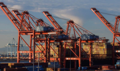 Photo des conteneurs dans un port en Californie
