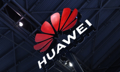 Selon les autorités chinoises, les espions recherchés ciblaient plusieurs entreprises, dont Huawei (illustration) ( AFP / WANG ZHAO )