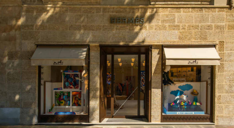 Hermès vient de terminer les travaux de rénovation de sa boutique d’Aix-en-Provence. (© B. Teillet)