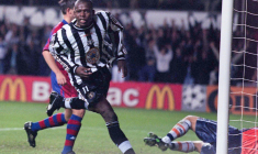 Le jour où Faustino Asprilla a poutré le Barça avec Newcastle