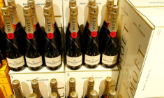 LA RUSSIE SUSPEND SA LOI SUR LE CHAMPAGNE JUSQU'AU 31 DÉCEMBRE, DIT RIESTER