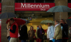 DES BANQUES PORTUGAISES S'ALLIENT POUR GÉRER LEURS PRÊTS À RISQUE