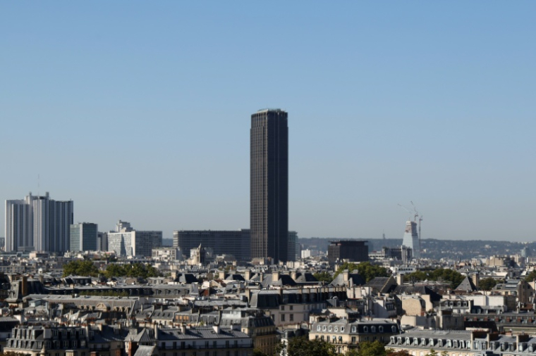 Photo de la tour Montparnasse prise le 19 septembre 2025 à Paris ( POOL / Ludovic MARIN )