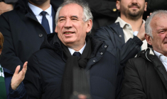Dans son élan, François Bayrou dissout un groupe de hooligans strasbourgeois