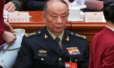 le général Zhang Shengmin, vice-président de la Commission militaire centrale chinoise, lors de la séance d’ouverture de l’Assemblée populaire nationale (APN) au Palais du Peuple, à Pékin, le 5 mars 2026 ( POOL / FLORENCE LO )