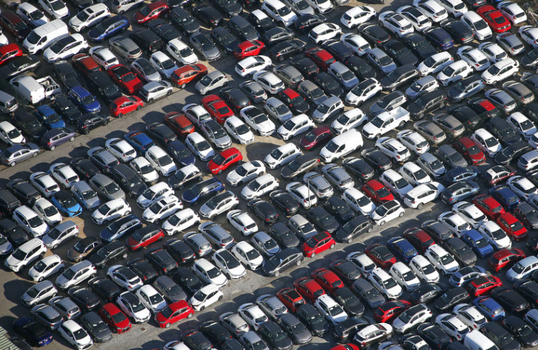 LES COMMANDES DE VOITURES RECHUTENT