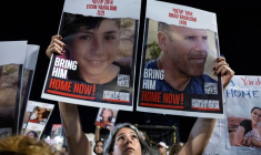 Manifestation à Tel Aviv pour exiger la libération immédiate des otages détenus à Gaza qui ont été capturés par le Hamas