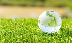 "Le phénomène du « regard social » s’amplifie de telle sorte que tout acteur s’est convaincu, parfois à l’aide de règlementations fiscales incitatives ou de normes obligatoires, qu’il doit être socialement responsable." (crédit : Fotolia)