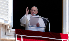 LE PAPE CRITIQUE LA CRUAUTÉ DES FORCES RUSSES, QUESTIONNE L'ORIGINE DU CONFLIT