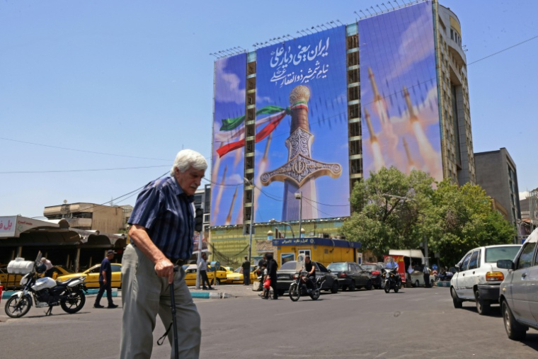 Sur la place Vanak de Téhéran, le 10 juin 2026 ( AFP / ATTA KENARE )