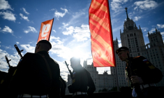 Des soldats russes se préparent à la répétition générale du défilé du Jour de la Victoire, le 7 mai 2025 à Moscou ( AFP / Kirill KUDRYAVTSEV )