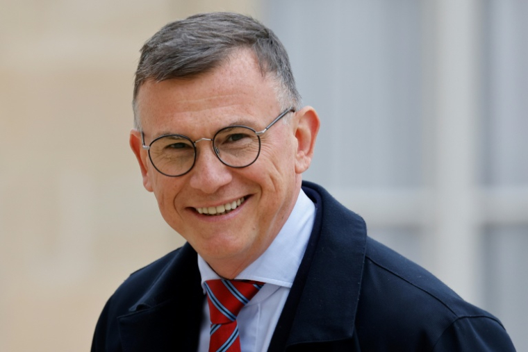 Le maire LR d'Aulnay-sous-Bois, en Seine-Saint-Denis, Bruno Beschizza, le 11 mai 2023, à Paris ( AFP / Ludovic MARIN )