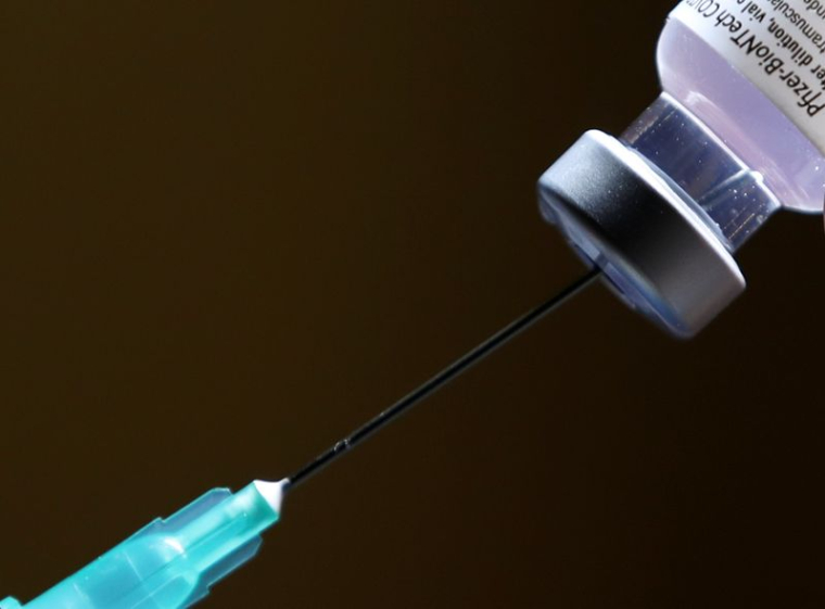 CORONAVIRUS: PFIZER DIT QUE SON VACCIN SEMBLE EFFICACE CONTRE LE VARIANT SUD-AFRICAIN