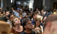 Des Afrikaners sont rassemblés pour célébrer le Jour du serment, au monument des Voortrekkers, à Pretoria (Afrique du Sud) le 16 décembre 2025 ( AFP / Wikus de Wet )