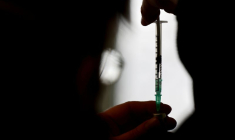 CORONAVIRUS: LES VACCINS ANTI-COVID 19 CERTAINEMENT MOINS EFFICACES CONTRE OMICRON, SELON LE PATRON DE MODERNA