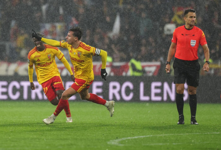 Lens retourne le PFC grâce à la magie de Thauvin