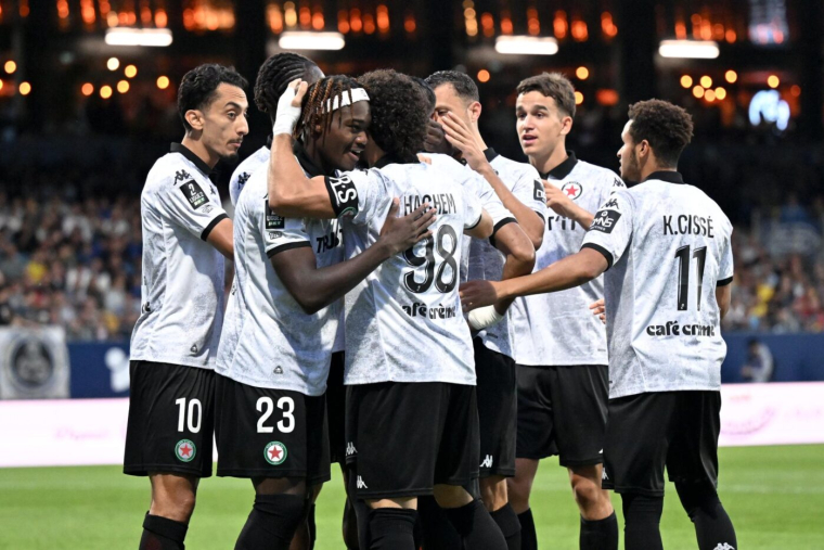Ligue 2 : Le Red Star et Troyes confirment, Rodez rejoint Pau