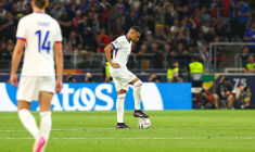 Faut-il insister avec Kylian Mbappé en pointe ?