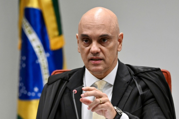 Le juge de la Cour suprême brésilienne Alexandre de Moraes, le 10 juin 2025 à Brasilia ( AFP / EVARISTO SA                   )