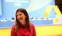 La présidente du directoire de Commerzbank Bettina Orlopp lors de l'AG d'actionnaires à Wiesbaden, le 20 mai 2020 ( AFP / Kirill KUDRYAVTSEV )