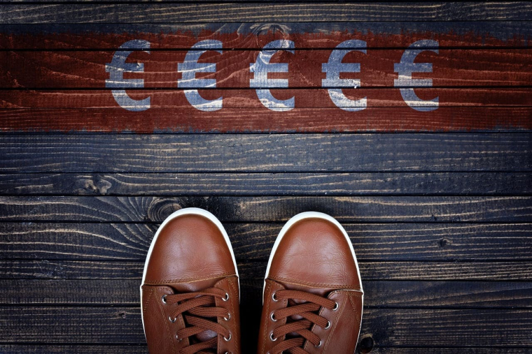 (Baskets de marche pour un exercice physique quotidien et des gains potentiels sur une appli)