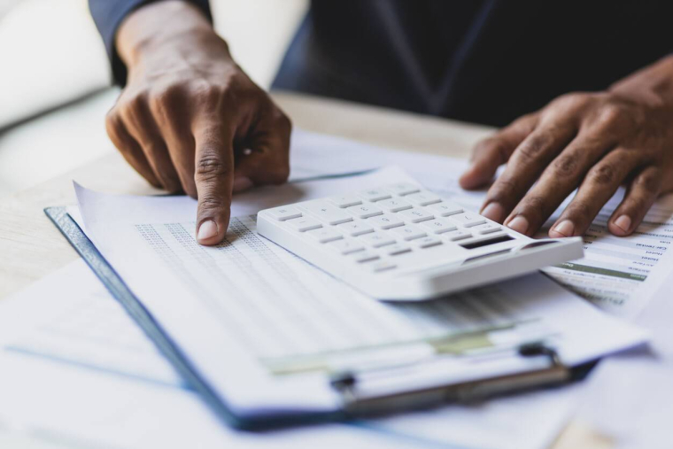 Comment fonctionne un découvert bancaire ? / iStock.com - Wasan Tita