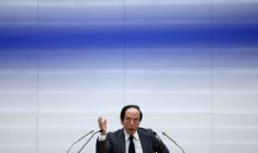 Le gouverneur de la Banque du Japon, Kazuo Ueda, participe à une conférence de presse après la réunion de politique générale à Tokyo