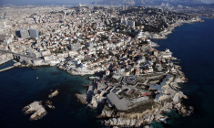 UN POLICIER BLESSÉ DANS UNE ATTAQUE AU COUTEAU À MARSEILLE, L'ASSAILLANT TUÉ