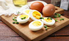 Les recherches ont également montré qu'un temps de stockage plus long avant cuisson améliore la facilité d'épluchage. (crédit : Adobe Stock)