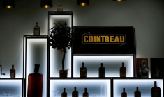 RÉMY COINTREAU CHUTE, GOLDMAN JUGE UNE PAUSE NÉCESSAIRE