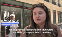 Paris: des enseignants rendent hommage à la surveillante tuée en Haute-Marne