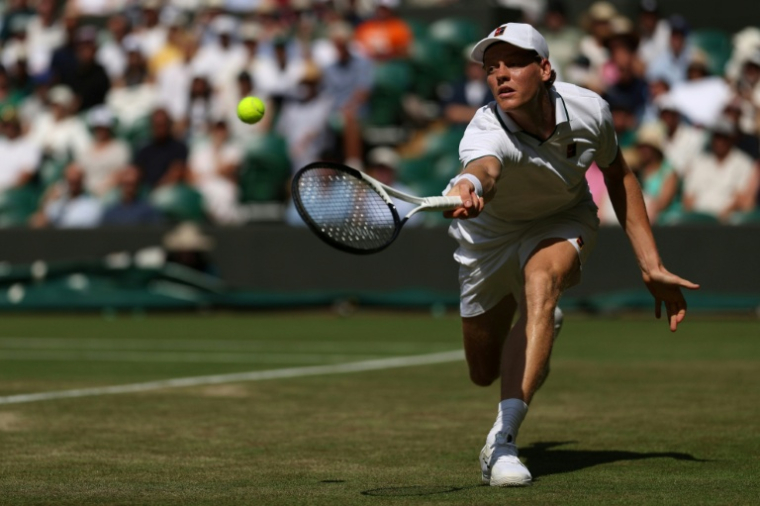 L'Italien Jannik Sinner lors de son match du 3e tour de Wimbledon contre l'Américain Jenson Brooksby le 3 juillet 2026 ( AFP / Adrian Dennis )