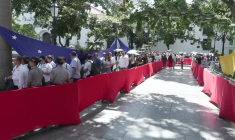 Venezuela: Face à Trump, des Vénézuéliens s'engagent dans la milice nationale