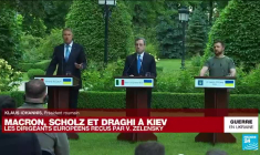 Depuis Kiev, le président roumain Klaus Iohannis apporte "tout son soutien" à l'Ukraine