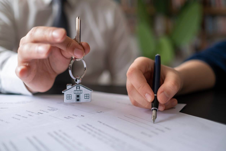 Le droit de préemption urbain : quand la mairie peut acheter votre bien avant tout le monde / iStock.com - Volkan ISIK