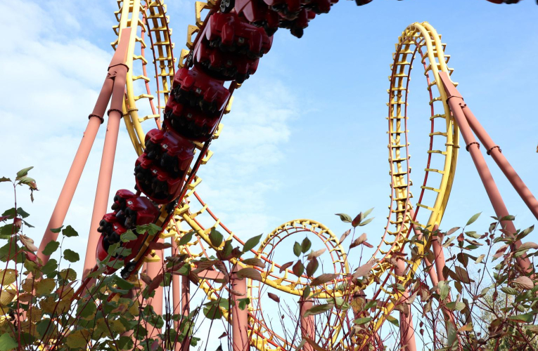 Depuis 15 ans, le parc Astérix fait frissonner petits et grands pour Halloween avec Peur sur le parc. ( crédit photo : Shutterstock )
