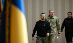 Le président ukrainien Volodymyr Zelensky et le chef du service de sécurité SBU Vassyl Mayuk, le 24 mars 2023 à Kiev ( UKRAINIAN PRESIDENTIAL PRESS SERVICE / Handout )