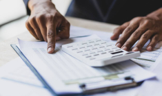 Comment fonctionne un découvert bancaire ? / iStock.com - Wasan Tita
