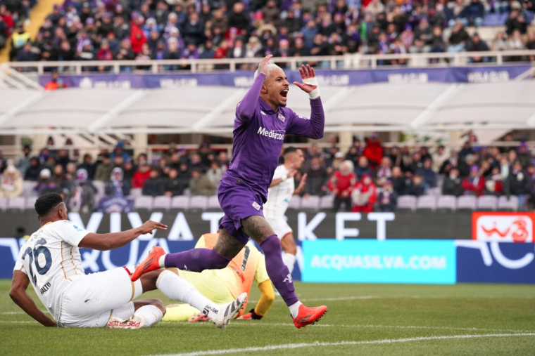 La Fiorentina assure l'essentiel contre Cagliari