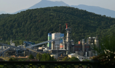 Vue de l'usine Fibre Excellence de pâte à papier de Saint-Gaudens, en Haute-Garonne, le 29 juillet 2026  ( AFP / Lionel BONAVENTURE )