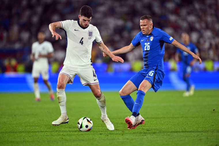 Le bel échange entre Iličić et Rice pendant Angleterre-Slovénie