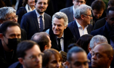 Des politiciens assistent à une conférence de presse de la NUPES avant un débat à l'Assemblée nationale à Paris