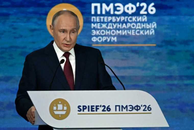 Le président russe Vladimir Poutine donne un discours au Forum économique de Saint-Pétersbourg en Russie, le 5 juin 2026 ( AFP / OLGA MALTSEVA )