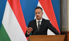 Peter Szijjarto, à Budapest, le 8 octobre 2025 ( AFP / ATTILA KISBENEDEK )