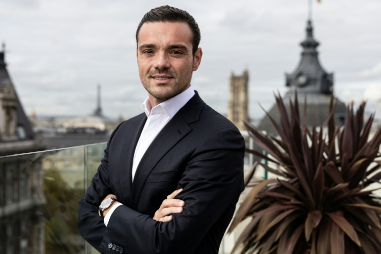 Frédéric Merlin président de la Société des Grands Magasins (SGM) et propriétaire du BHV, lors d'une session photo à Paris, le 22 octobre 2025 ( AFP / Thibaud MORITZ )